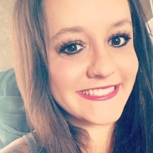 Meet your Posher, Cassandra